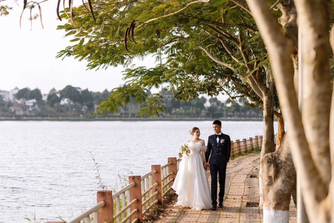 wedding-8021283_1280
