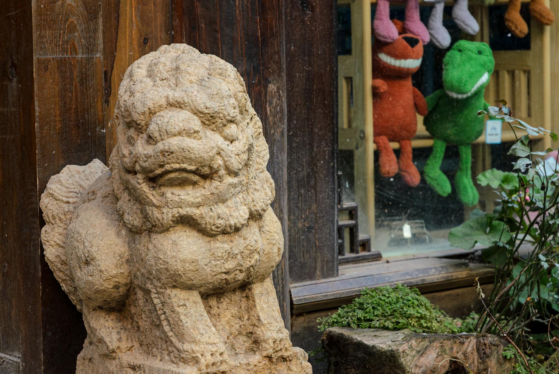 Starożytna chińska rzeźba zwierzęcia symbolizująca znak zodiaku